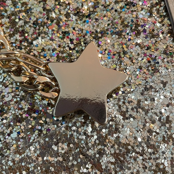 💋🎁White & Gold Bracelet with White Accent and two glorious gold link chains - Picture 6 of 9